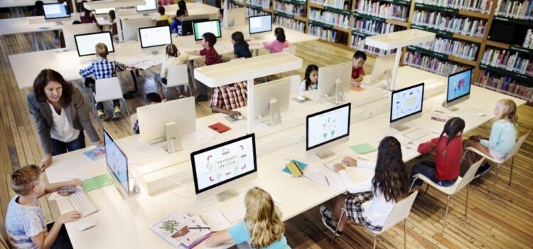 Advantages of an Online Library Management System for Modern Libraries
